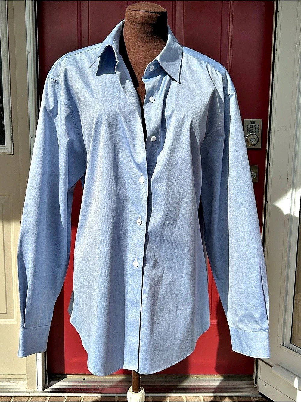 NWOT TALBOTS s20 Blue button down-wrinkle resistant-💯silky cotton looks NEW!